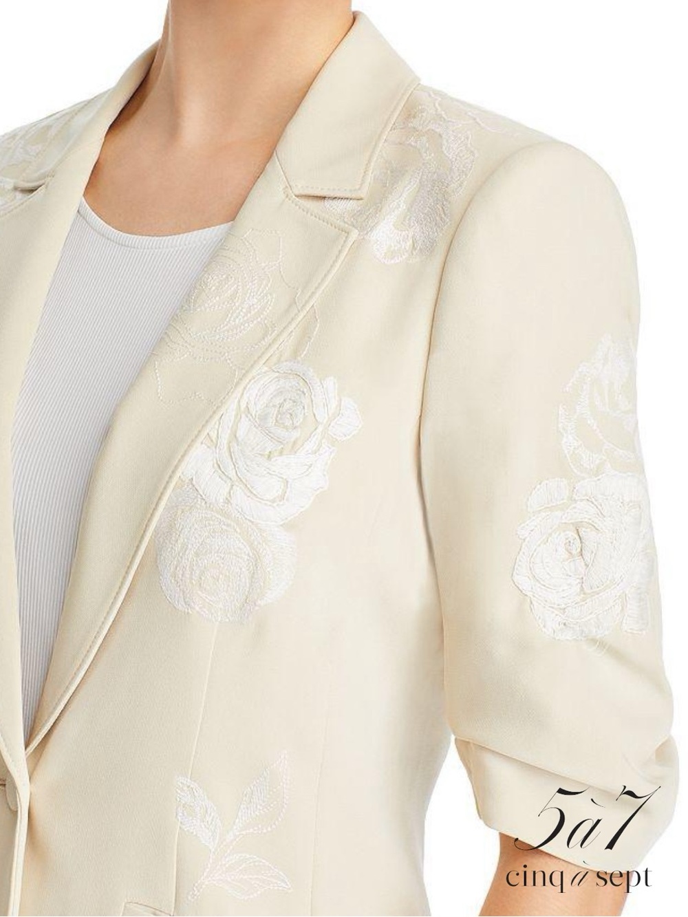 Cinq à Sept **NWT** Khloe Embroidered Floral Floating Roses Elbow Sleeve Blazer - Picture 9 of 12